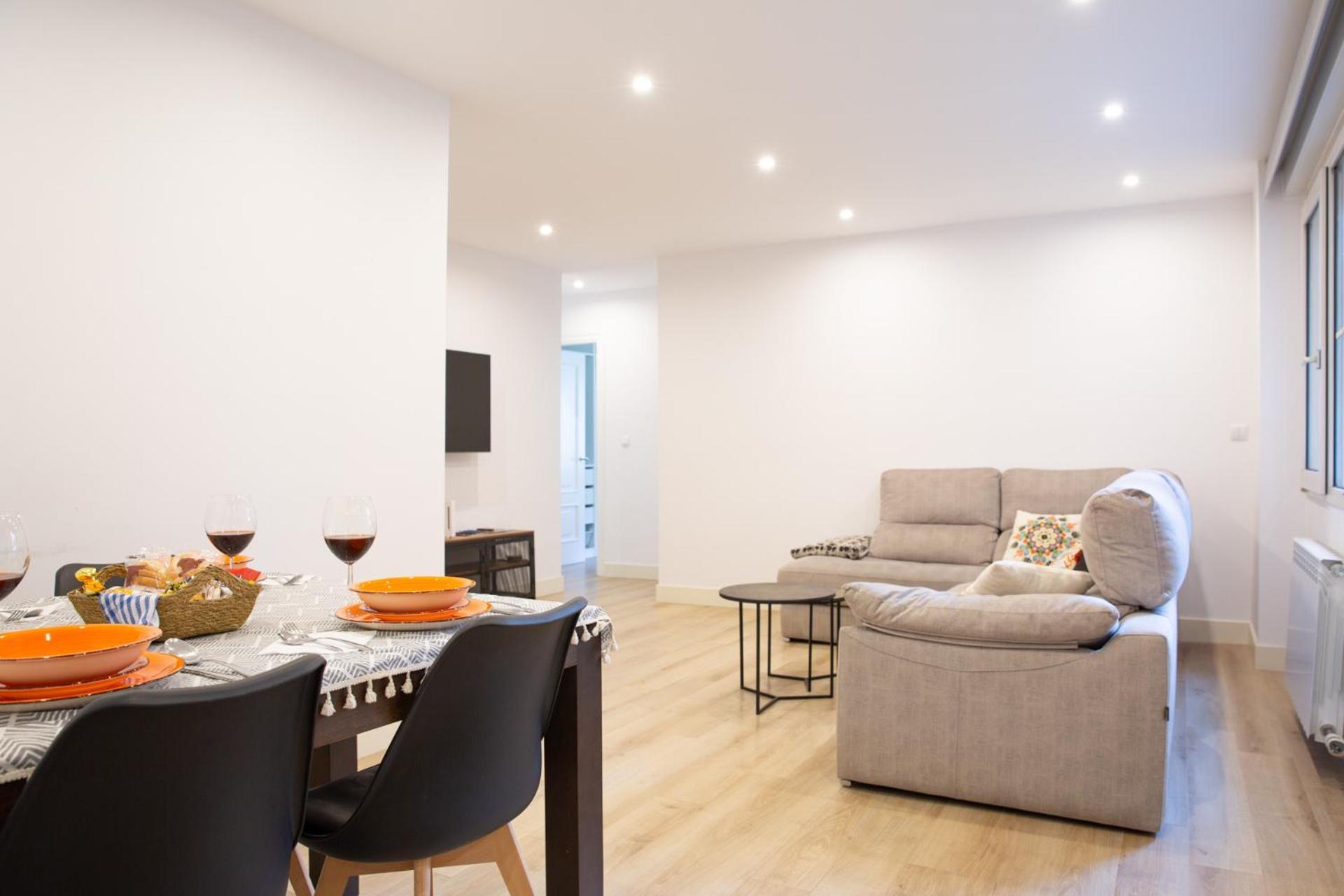 Apartment Nuevo, Grande Con Garaje, Arena, Casco Viejo